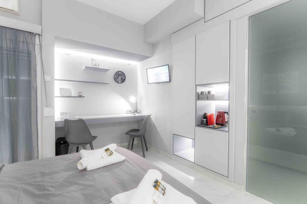Lux Seaside Apartment By Volos Hospitality Екстер'єр фото